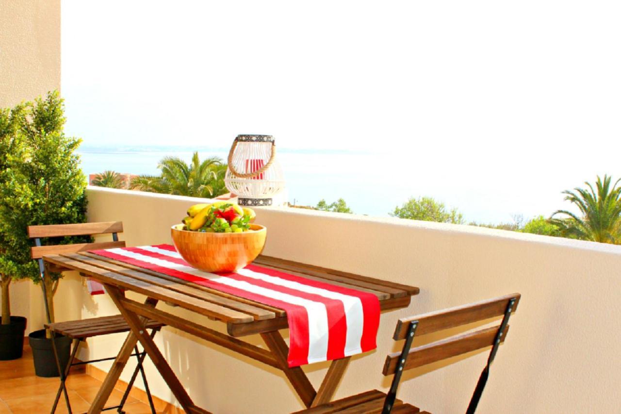 Amazing Sea View W/ 2 Bdr Ideal 4 Families W/ Wifi *