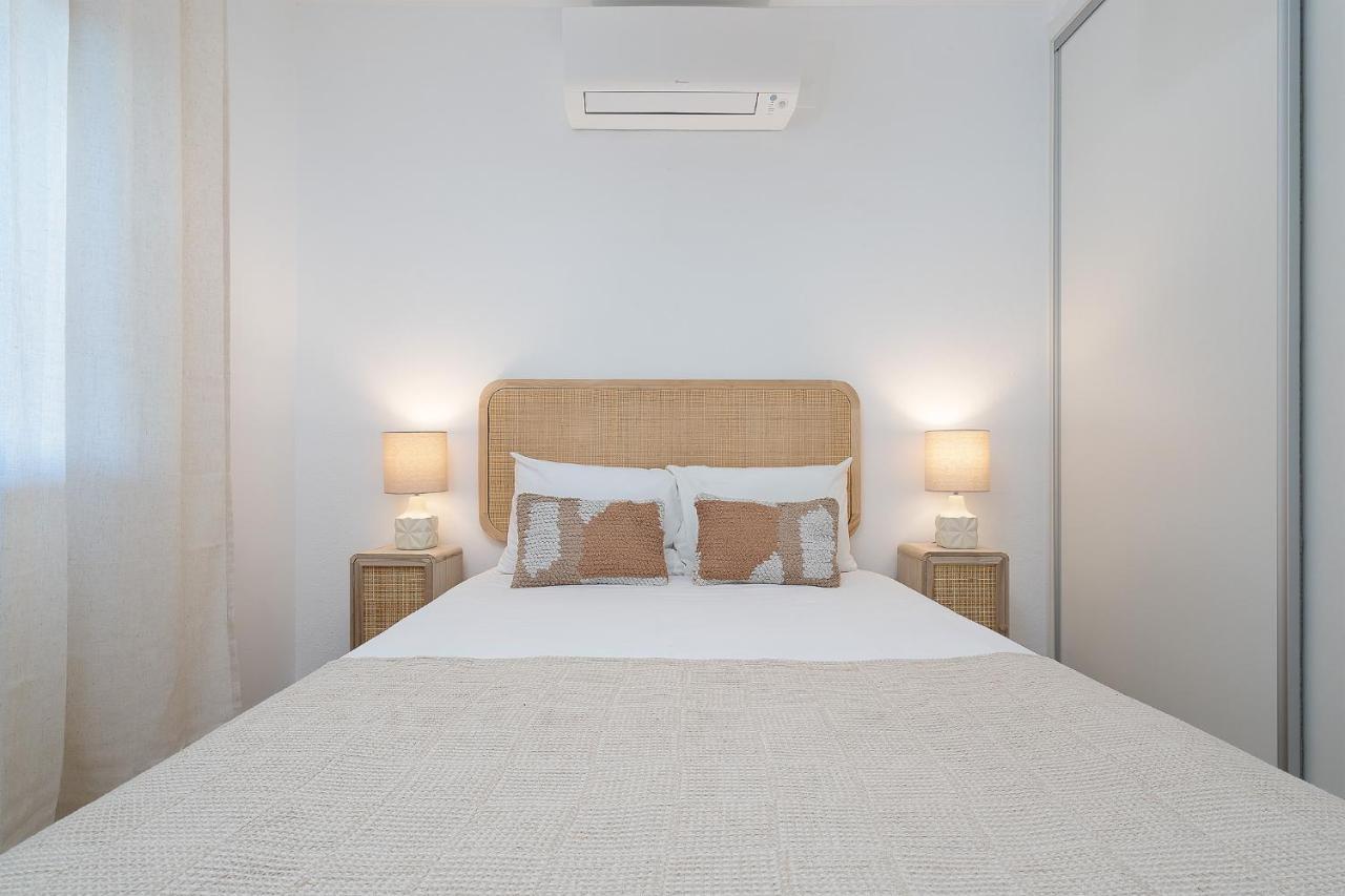 Amazing Sea View W/ 2 Bdr Ideal 4 Families W/ Wifi Apartment *