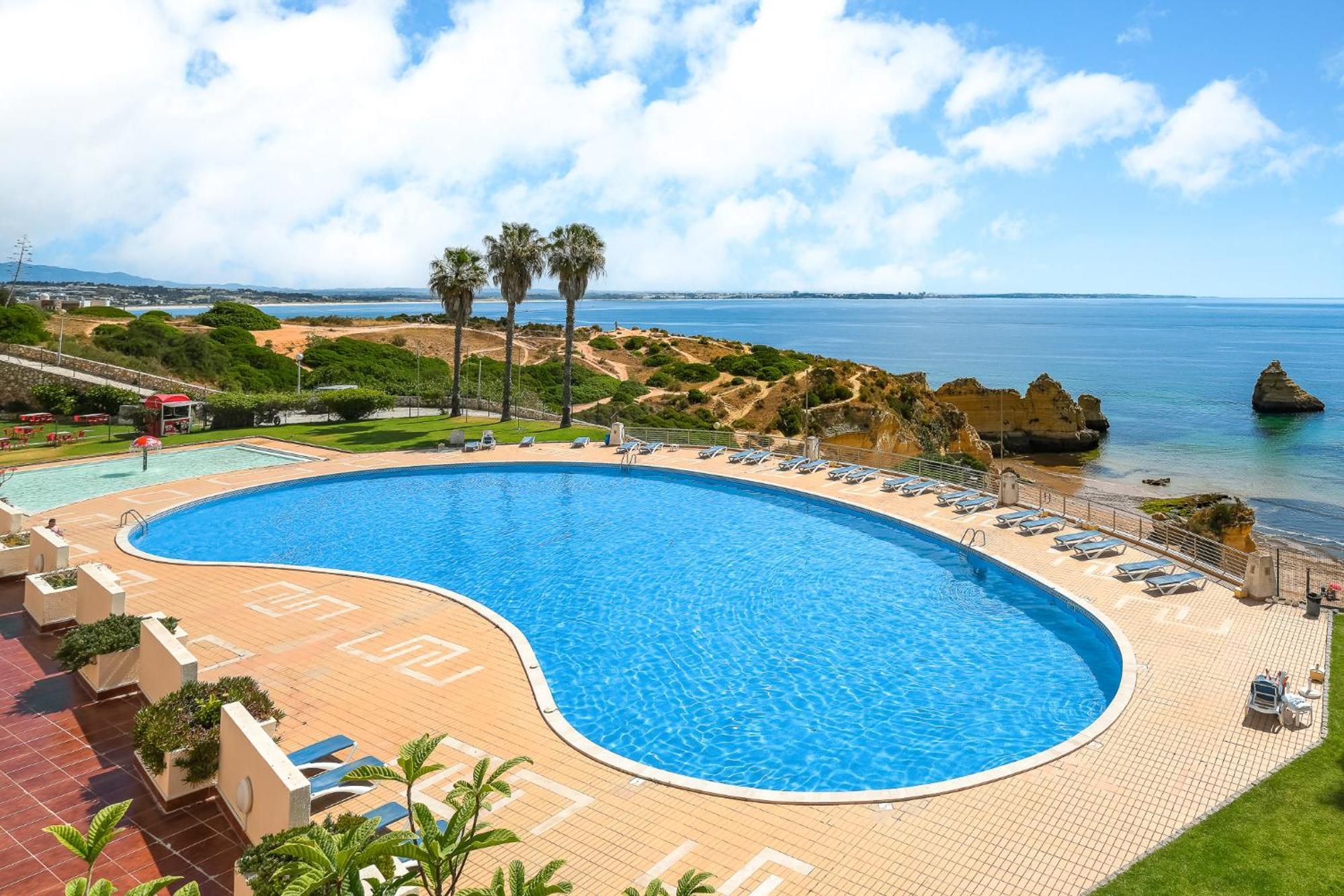 Amazing Sea View W/ 2 Bdr Ideal 4 Families W/ Wifi Apartment *